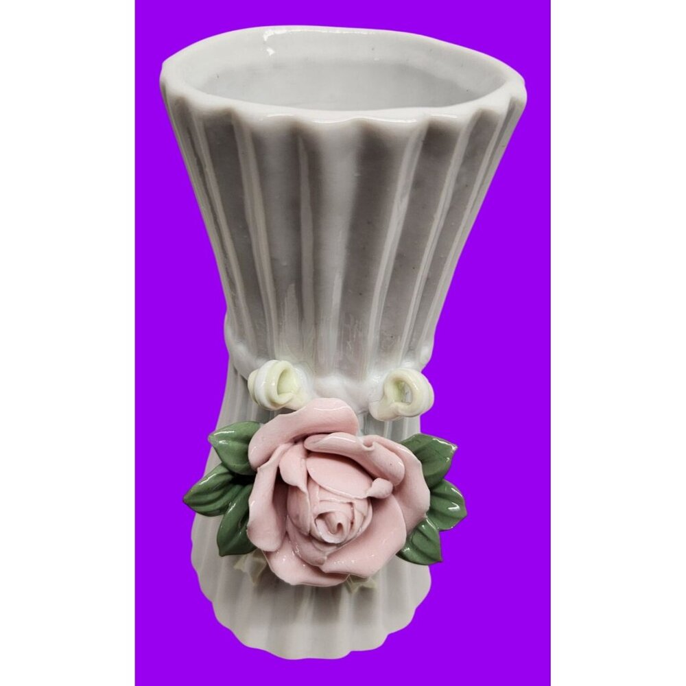 Ceramic Fluted Vase With Pink Rose & Green Leaves‎ Accent